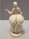 Delcampe - -STATUETTE PORCELAINE De LIMOGES Signée LUCIEN MICHELAUD FEMME ELEGANTE   E - Limoges (FRA)