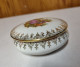 Boite A Bonbon Sucrier Porcelaine Limoges Blanche Et Scène Galante Fragonnard Avec Dorure Ancien - Limoges (FRA)