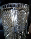 * Ancien, Grand Vase Blanc Transparent En Verre Soufflé, Circulaire Avec Facettes En Relief  (damiers Et Volutes) - Glass & Crystal