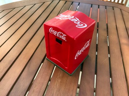 Distributeur Coca-cola De Serviettes - Neuf - Hauteur: 15 Cm - Ref 9562 - Autres & Non Classés