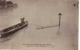 75 PARIS "Crue De La Seine (Janvier 1910)" Ce Qui Reste Du Quai De Grenelle - Inundaciones