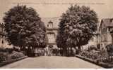 02 VILLERS COTTERETS Très Belle Cpa Animée De La Maison De Retraite. Ancien Château François Ier, La Cour D´honneur - Villers Cotterets