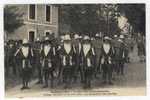 AUBIGNY  --  Grandes Fêtes Franco-Ecossaises - Cortège Historique Du 15 Août 1931 - Les Lansquenets Avec Boucliers - Aubigny Sur Nere