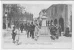 84 // VAUCLUSE / CARPENTRAS / Place Et Statue Castil Blaze / N° 1429 Lacour / Beau Plan Très Animé - Carpentras