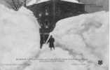 07 - SAINT AGREVE - L'Hiver - Congère De 5 Mètres à 100 Mètre De La Place Du Marché.... - Saint Agrève