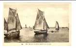 Barques De Peche Voguant Vers La Plage, Bretagne ? (06-4126) - Visvangst