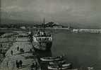 1613 - Antibes, Le Port Et Le Fort Carré. Bateau Amaré à La Jetée - Visvangst