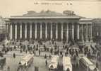 Le Palais De La Bourse De Paris - Trés Animée Autobus Et Voitures - District 02