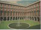 Hampton Court Palace , Middlesex , Fountain Court - Middlesex
