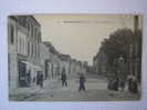 GRANDVILLIERS  RUE DE BEAUVAIS BELLE ANIMATION - Grandvilliers