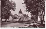 18.031/ DUN SUR AURON - L'église Et La Place Des Ormes (cpsm N°7) - Dun-sur-Auron