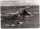 LA POINTE DU RAZ 29 FINISTERE CPSM DENTELLEE N&B  Le Phare De La Vieille + Ile De Sein Tres Beau Plan - La Pointe Du Raz