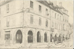 CPA De BAUME LES DAMES - Les Arcades De La Place De La Loi. - Baume Les Dames