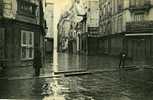 75 . PARIS  6 Eme . LA GRANDE CRUE DE LA SEINE JANVIER 1910 . UN PONE DE LA RUE ANDRE DES ARTS . - Distrito: 06