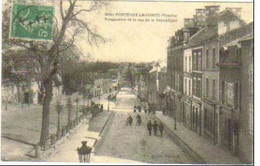 FONTENAY LE COMTE  Perspective De La Rue De La République - Fontenay Le Comte