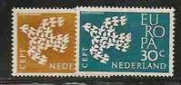 EUROPA-CEPT - NETHERLANDS 1961 - DOVE FLYING - Yvert # 738/9 - MLH - 1961