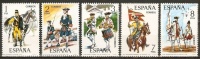 ESPAÑA 1974  UNIFORMES MILITARES 3ª SERIE - EDIFIL Nº 2197-2201- YVERT 1852-1856 - Textiel