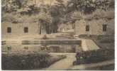 Beloeil. Le Château. Le Bassin Des Poissons Rouges Et L´allée Vers L´entrée Du Parc. Het Bekken Van De Goudvissen. Park. - Beloeil