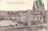 78 --- Poissy --- La Place De La Mairie Et Les Deux Fleches De Notre - Dame - Poissy