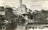 CPSM Clisson - Les Jolis Bords De La Sèvre Au Pied De L´église Notre Dame - Clisson