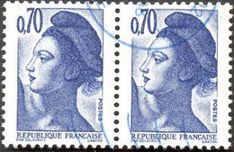 Pays : 189,07 (France : 5e République)  Yvert Et Tellier N° : 2240 (o) Paire Avec Oblitération Bleue - 1982-1990 Liberty Of Gandon