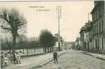 CLERMONT - La Rue D'Amiens - Clermont