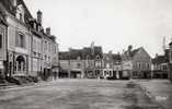 CHATILLON-COLIGNY : (45) Place Aristide Briand Et Monument Aux Morts - Chatillon Coligny