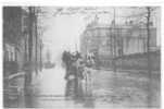 94 )) IVRY, Inondations Janvier 1910, Déménagement D'une Famille Par Voiture, EM 14 - Ivry Sur Seine