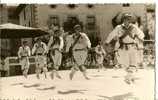 Cp Espagne : Danseurs Sur Une Place Public , Fête , Kiosque( TELLECHEA Photo LESACA) Carte Photo - Álava (Vitoria)