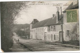 NESLES LA VALLEE   Rue Du Château  (angle Manquant En Bas à Gauche) - Nesles-la-Vallée