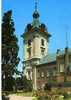 CPSM. LE QUESNOY. L'HOTEL DE VILLE ET LE BEFFROI. VUE DU JARDIN DE L'EGLISE. - Le Quesnoy