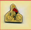 Pin´s  Sport  CYCLISME, LA  POSTE, A.S.P.T.T   ROUEN  (76) - Mail Services