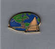 Pin´s  LA  POSTE  1992  SCIC  Avec  AVION, VOILIER, MAPPEMONDE - Mail Services