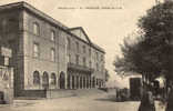 BRIOUDE HOTEL DE VILLE JOUR DE MARCHE ANIMEE - Brioude