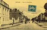 CPA (62)   BAPAUME Rue De La Republique  (toilée) (tres Leger Choc Coin Bas Gauche) - Bapaume