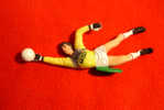 FOOTBALL / GRANDE FIGURINE PLASTIQUE 16CM / GAOL BATS N° 1 +  RTL TDK / PARFAIT ETAT - Other & Unclassified