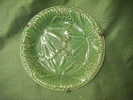 Assiette-faience-ancienne         -diametre 19.5cm -salins-coloris Vert -vendu Avec Attache Murale Rouillee - Autres & Non Classés