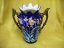 Vase Coloris Bleu -hauteur 27 Cm -decor Fleurs-barbotine --voir Eclats+fels A Restaurer Numerote 83- - Autres & Non Classés