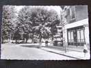 Le BLANC-MESNIL - Le Square Stalingrad - Café-Tabac - Camionnette Renault Juvaquatre - 6 Juin 1955 - Animée - TOP ! - Le Blanc-Mesnil