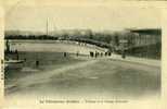 92 - MONTROUGE - LE VELODROME BUFFALO - TRIBUNE ET LE POTEAU D´ARRIVEE- (THEMES : SPORT- CYCLISME) . - Montrouge