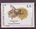 SAINT-PIERE-ET-MIQUELON N° 594** NEUF AVEC CHARNIERE  INSECTE ET FLEUR - Other & Unclassified