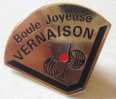 Pin´s Petanque BOULE JOYEUSE VERNAISON - Petanque