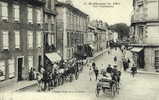 D09 - ST GIRONS - VUE ANIMEE DE LA RUE DE VILLEFRANCHE UN JOUR DE FETE - Saint Girons