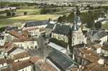 MONTS SUR GUESNES PLACE DU CHATEAU EN AVION AU DESSUS DE .... - Monts Sur Guesnes