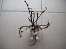 Vase En Verre Ancien Avec Bouquet De Muguet--bonsai -les Clochettes Sont En Opaline- Haut.  Totale Vase +fleurs 15cm---- - Autres & Non Classés