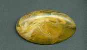 LARGE BROOCH MADE OF AMBER IMITATION - Broschen