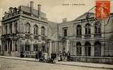 BLAYE - L'Hotel De Ville, Très Animée - Saint Mariens - Blaye