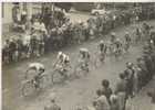 P 187 - PHOTO - 3em étape Du Tour NAMUR - ROUBAIX  Passage à MAULDRE - Voir Description -28 6 1959  - - Ciclismo