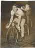 P 240 - PHOTO - ROGER GAIGNARD Champion De France Au Palais Des Sports- Voir Description - - Cycling