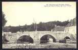 CPA  ANCIENNE- FRANCE- CHAMBON-SUR-VOUEIZE (23)- PONT EN DOS D'ANE DU MOYEN-ÂGE EN GROS PLAN- ANIMATION- GABARE- PECHEUR - Chambon Sur Voueize